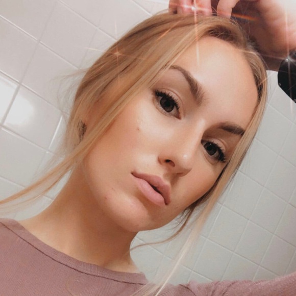 Meet your Posher, Channing - Picture 1 of 1